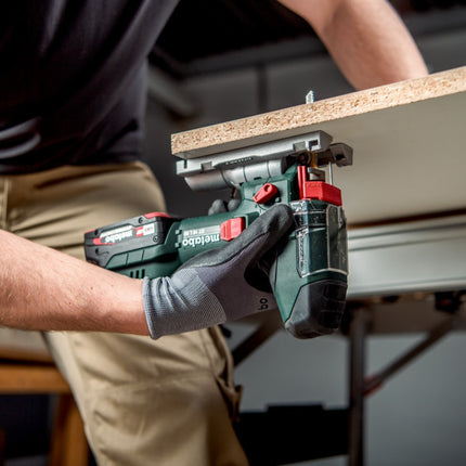 Metabo ST 18 L 90 Scie sauteuse sans fil 18 V 90 mm + 1x batterie 4,0 Ah + Metabox - sans chargeur