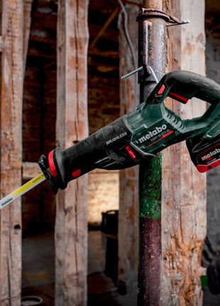 Metabo SSEP 18 LT BL Scie sabre sans fil 18 V 32 mm Brushless + 1x batterie LiHD 10,0 Ah + Metabox - sans chargeur