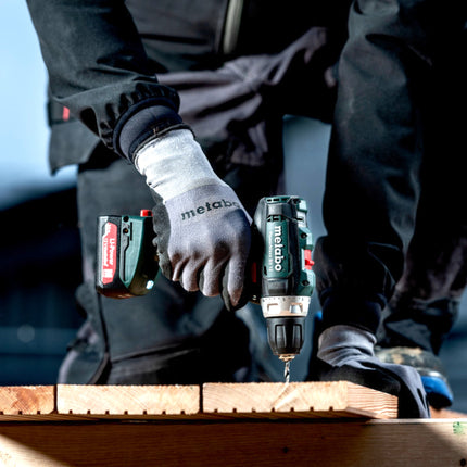 Metabo PowerMaxx BS 12 Set trapano avvitatore a batteria 12 V 40 Nm ( 601036870 ) + 2x batteria ricaricabile 2,0 Ah + caricatore + set di accessori + valigetta