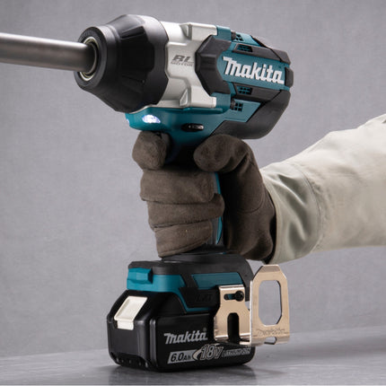 Makita DTW 1005 RMJ Akku Schlagschrauber 18 V 1360 Nm 3 4 Brushless 2x Akku 4 0 Ah Ladegeraet Makpac 4 - toolbrothers