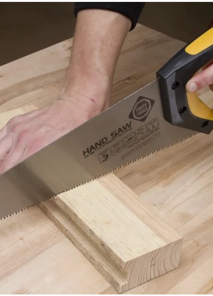 FORTE Tools Scie égoïne 60cm Premium, Scie à main avec poignée ergonomique en caoutchouc, Scie pour bois, stratifiés, etc., avec denture spéciale de groupe Made in Sweden (000051083427)