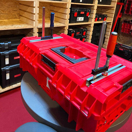 Qbrick System ONE 450 2.0 Technique RED ULTRA HD Custom Mallette à outils modulaire Organiseur 585 x 385 x 420 mm 52 l empilable IP66