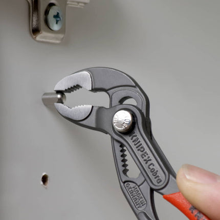 Pinze per pompe dell'acqua KNIPEX Cobra(R) Lunghezza 125 mm Larghezza di serraggio 27 mm ( 4000810658 )